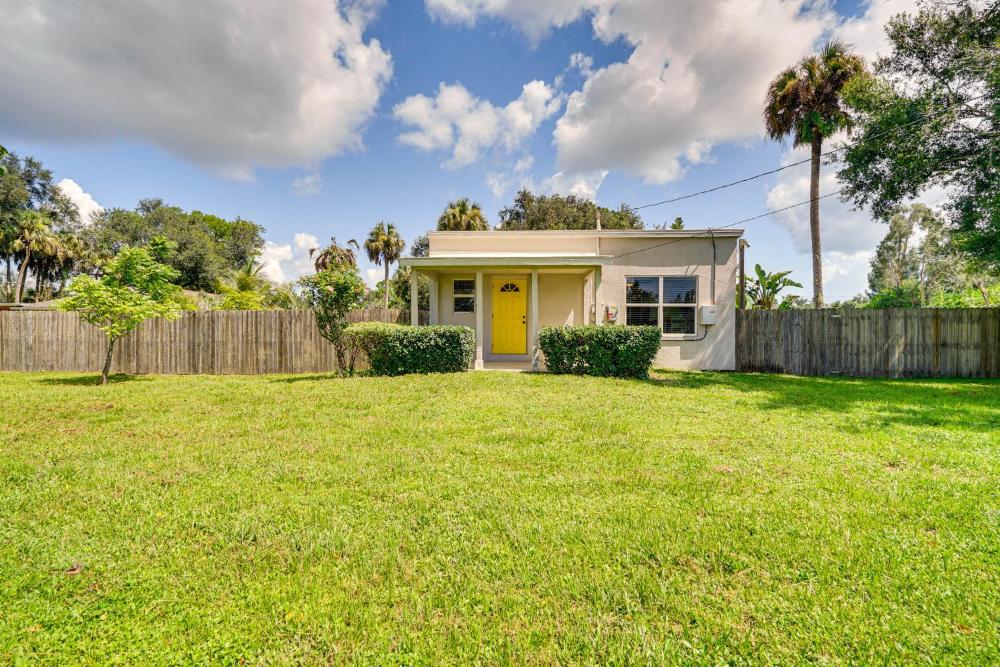 Walk to Buckingham Farms Peaceful Fort Myers Home